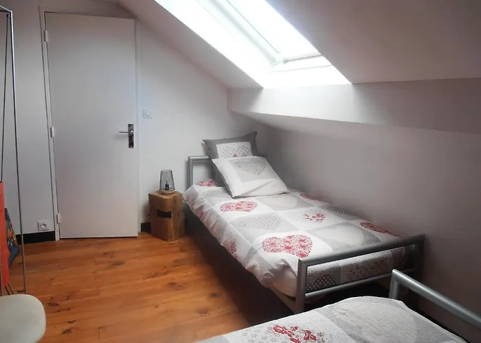 Des Corneilles בית נופש Maubert-Fontaine